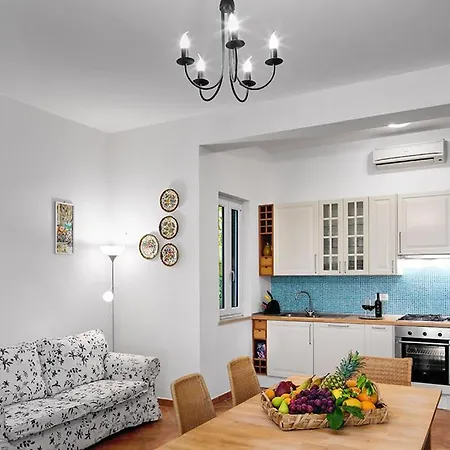 Sirenuse Sleeps 6 Air Con Apartamento